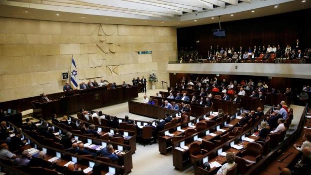 كنيست الاحتلال تناقش بشكل مستعجل قانون المتدربين في المحاماة
