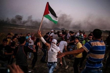 «الديمقراطية» في جمعة »مقاومة التطبيع«: يُشكل التطبيع طعنة في ظهر القضية الوطنية ويدعم تطبيق »صفقة العصر«