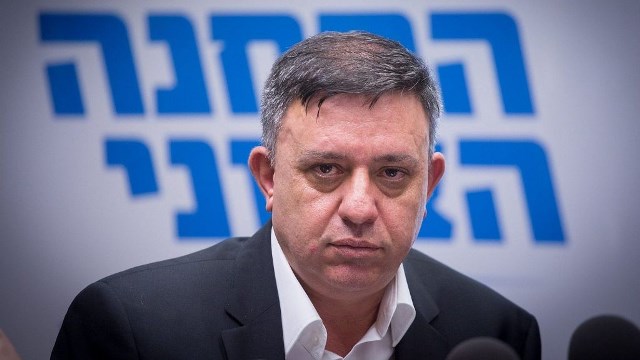 غاباي يفك تحالفه مع ليفني ويطردها من حزبه