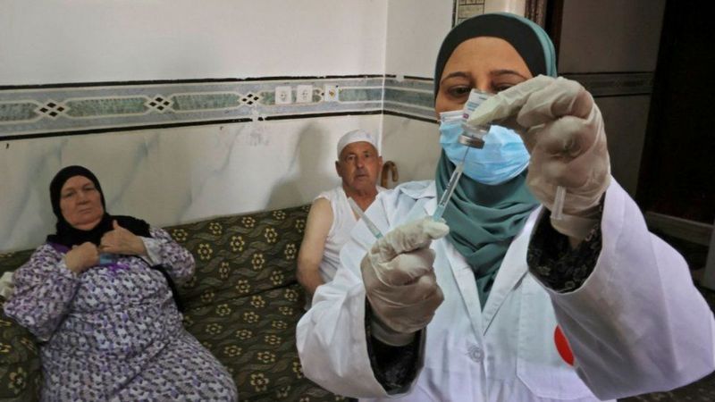 رام الله : النقابات الصحية تدعو الرئيس لتشكيل لجنة تحقيق بشأن صفقة لقاحات (فايزر)