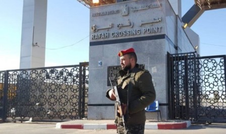 رئيس تحرير «الأهرام»: مصر نجحت بتأجيل إجراءات السلطة وجهود لإعادة موظفي معبر رفح