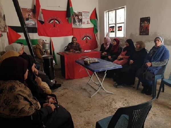 دمشق_مخيم_خان_الشيح «النسائية الديمقراطية الفلسطينية /ندى» في مخيم خان الشيح تنظم وقفة دعم لوكالة الغوث ودعماً وإسناداً لأبناء شعبنا الفلسطيني في قطاع غزة والقدس والضفة الفلسطينية