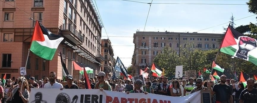 إيطاليا.. وقفة احتجاجية أمام مقر شركة ليوناردو رفضا للتعاون مع إسرائيل