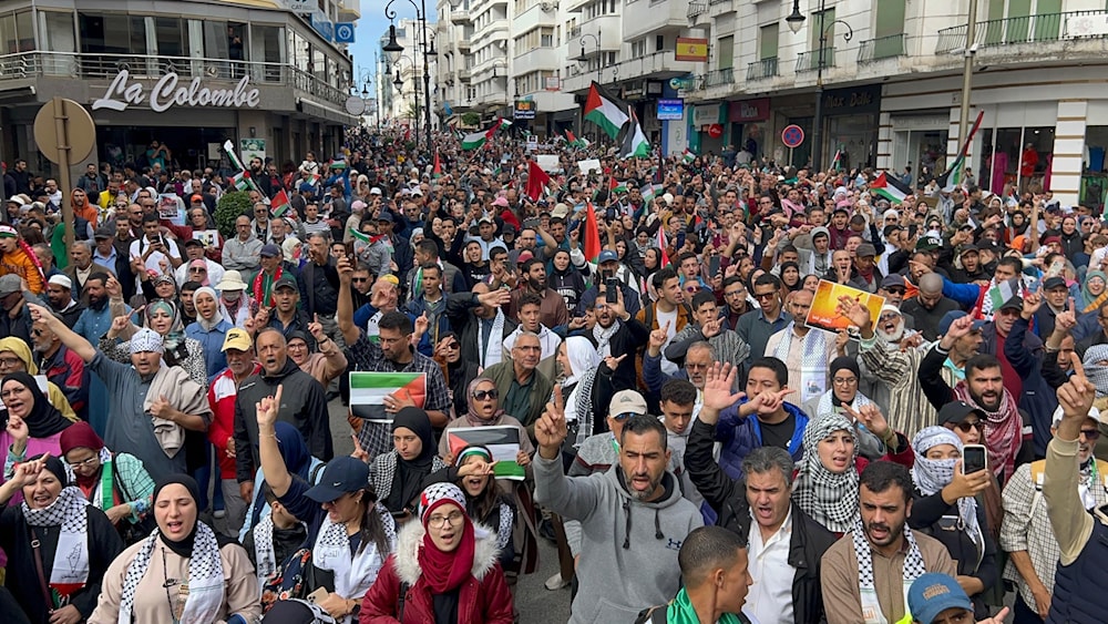 المغرب: الآلاف في مسيرة حاشدة بطنجة تضامناً مع غزة وتنديداً بالتطبيع
