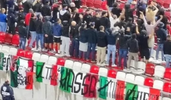 أداروا ظهورهم لمنتخب اسرائيل..هكذا تعاطف جماهير المنتخب الإيطالي مع فلسطين